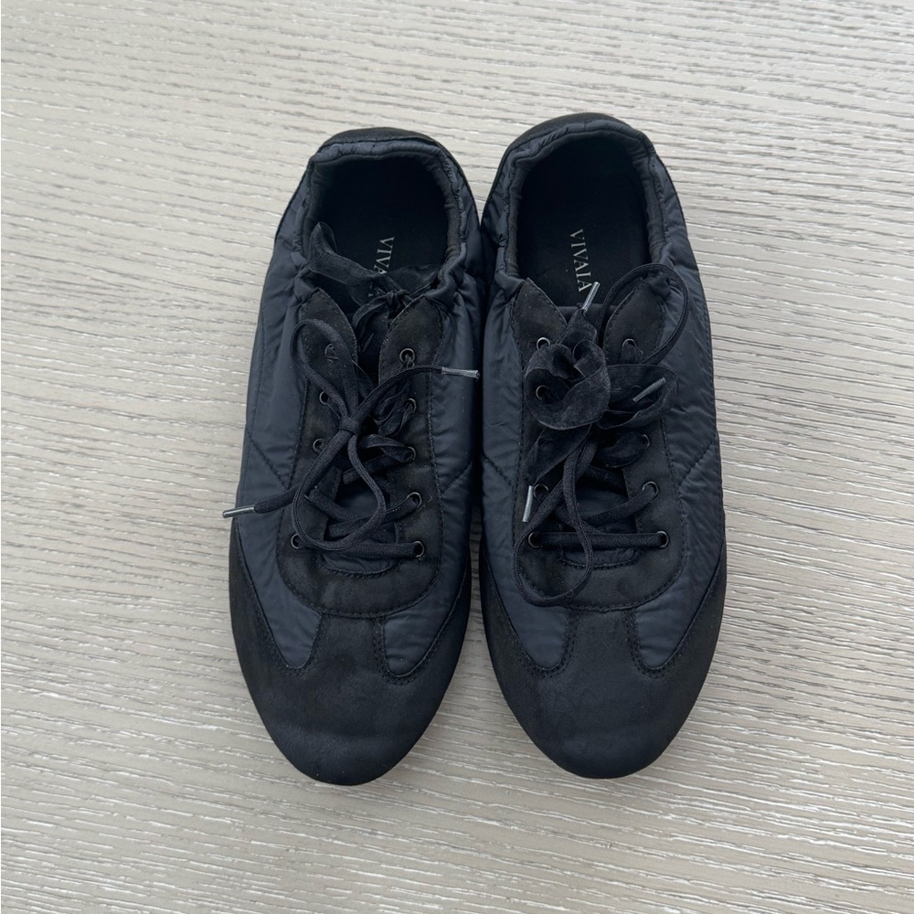 vivaia ballet sneakers like new